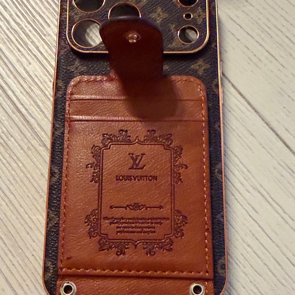 Louis Vuitton FAUX 17 Pro Max Black and Gold Phone Case with Card Slot - Picture 3 of 6
